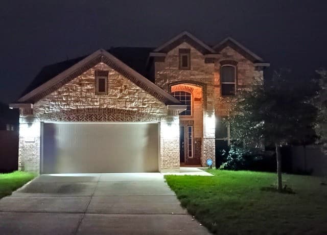 4-bedroom rental at 11927 Tower Forest in San Antonio, TX — photo 3