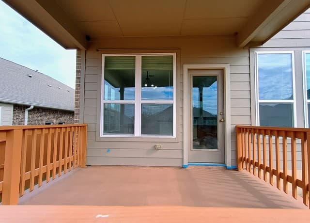 4-bedroom rental at 11927 Tower Forest in San Antonio, TX — photo 5