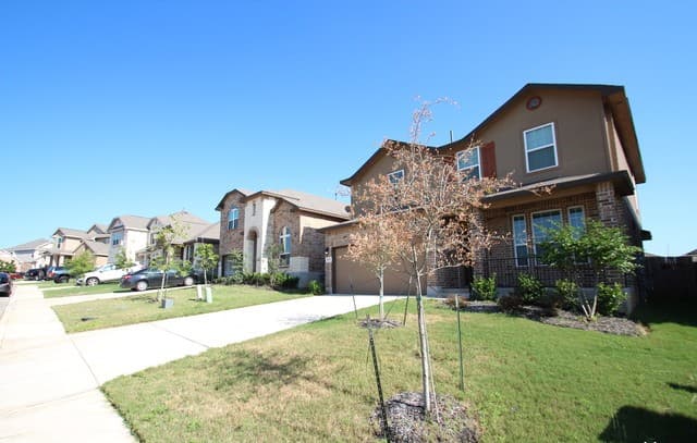 4-bedroom rental at 6074 Akin Circle in San Antonio, TX — photo 3