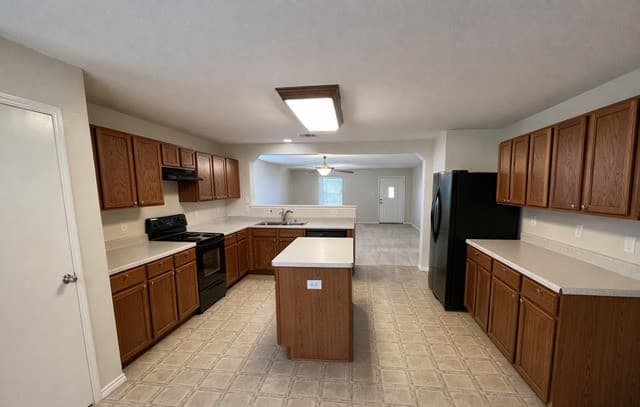 3-bedroom rental at 4002 Angel Trumpet in San Antonio, TX — photo 4