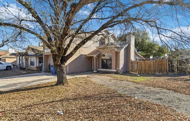 3-bedroom rental at 4102 Mystic Sunrise Dr in San Antonio, TX — photo 3