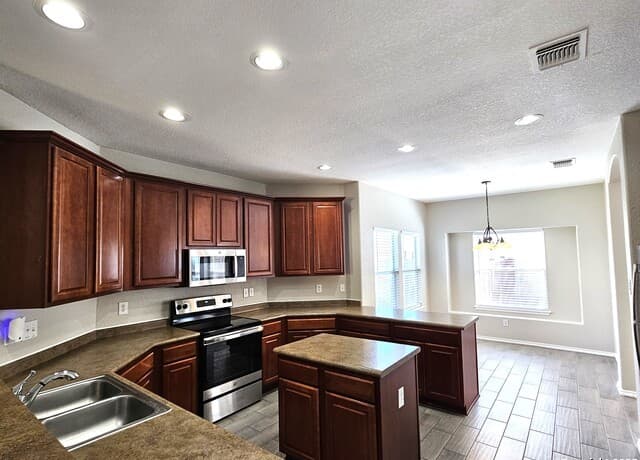 316 Julian Pt — photo 5