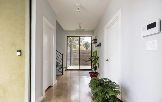 1519 S Presa — photo 3