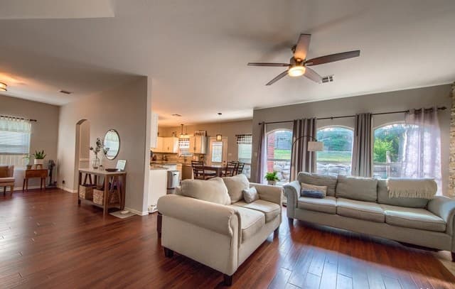 3-bedroom rental at 20515 Tree Meadows in San Antonio, TX — photo 3