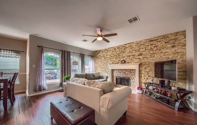 3-bedroom rental at 20515 Tree Meadows in San Antonio, TX — photo 4