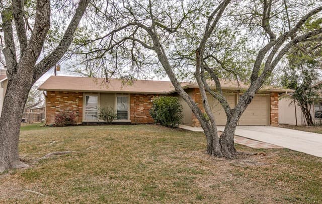 4-bedroom rental at 7114 Spring Morning St in San Antonio, TX — photo 2