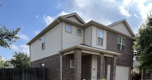 8403 Blackstone — photo 1