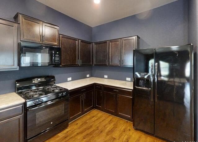 8403 Blackstone — photo 3