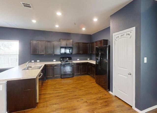 8403 Blackstone — photo 4