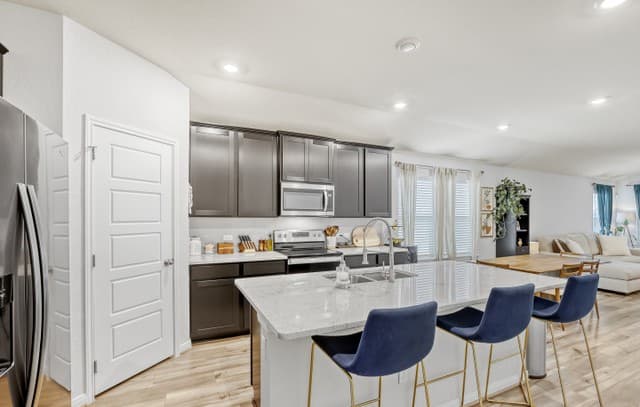 503 Shelton Pass — photo 2