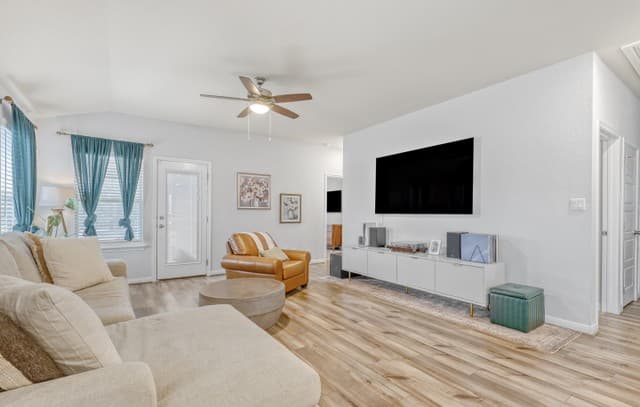 503 Shelton Pass — photo 5