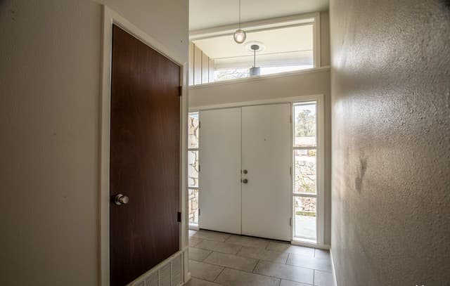 2622 Hopeton Dr — photo 4