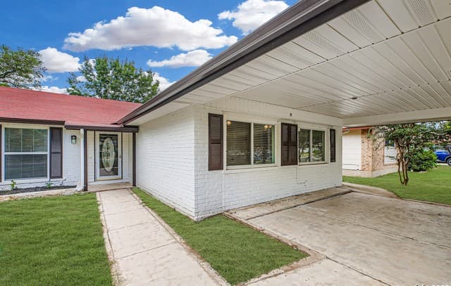 520 Marilyn — photo 2