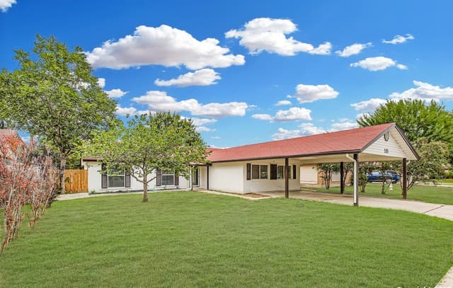 520 Marilyn — photo 3