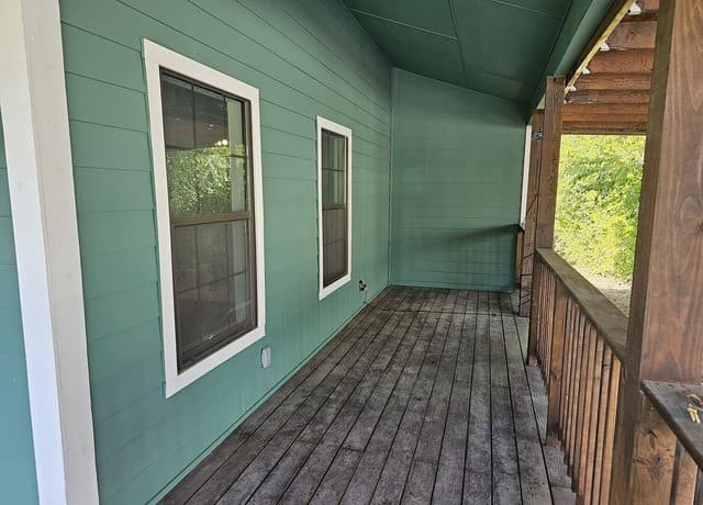 2236 Burnet — photo 3