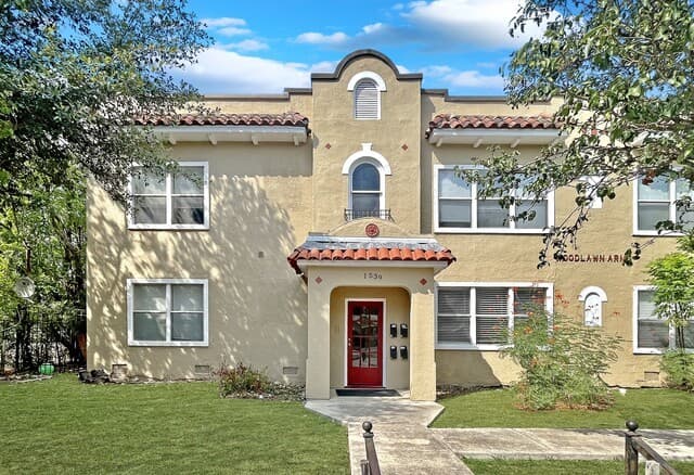 1539 W Woodlawn Ave Unit 2 — photo 1