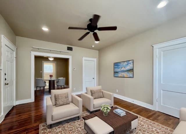 1539 W Woodlawn Ave Unit 2 — photo 2