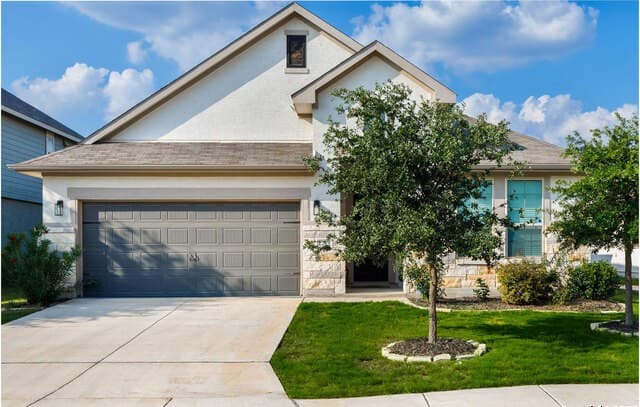 4-bedroom rental at 2219 Castello in San Antonio, TX — photo 2