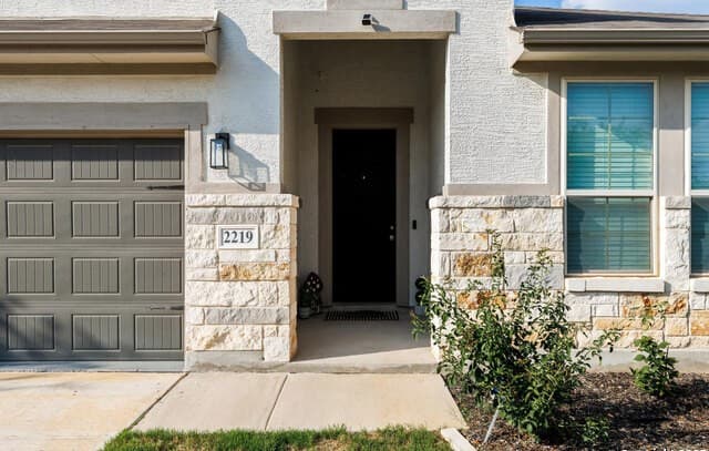 4-bedroom rental at 2219 Castello in San Antonio, TX — photo 3