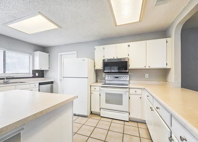 6631 Beech Trail — photo 4