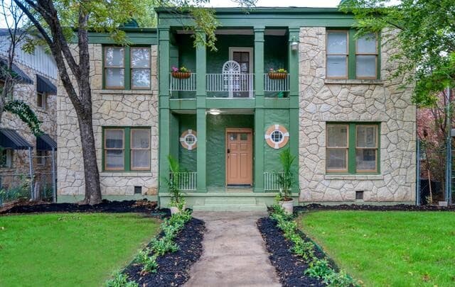 2-bedroom rental at 311 W Lullwood in San Antonio TX
