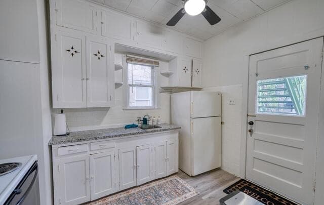 2-bedroom rental at 311 W Lullwood in San Antonio, TX — photo 5