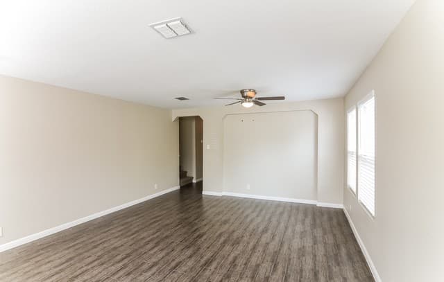 4-bedroom rental at 8422 Silver Brush in San Antonio, TX — photo 5