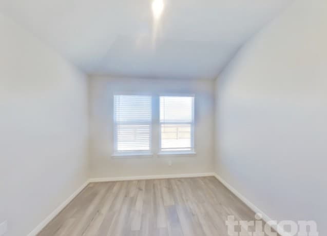 5818 Nyla Way — photo 4