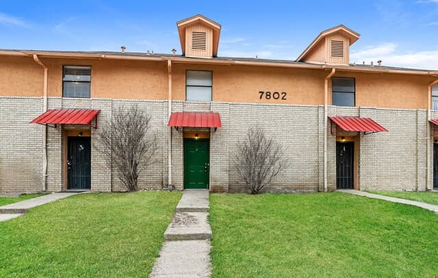 7802 Richard Frank Way Unit 2 — photo 2