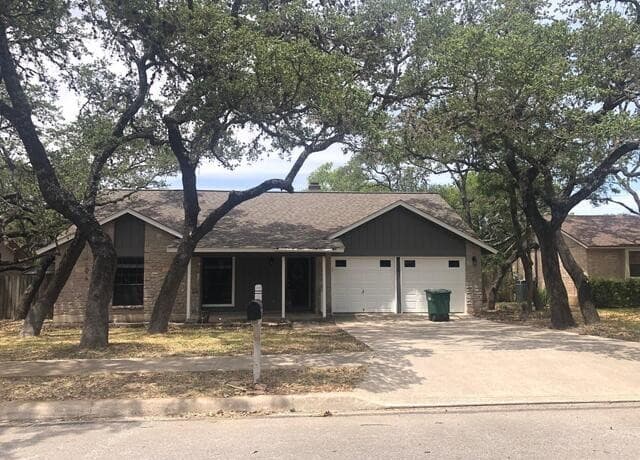 3-bedroom rental at 8535 Pendragon St in San Antonio TX