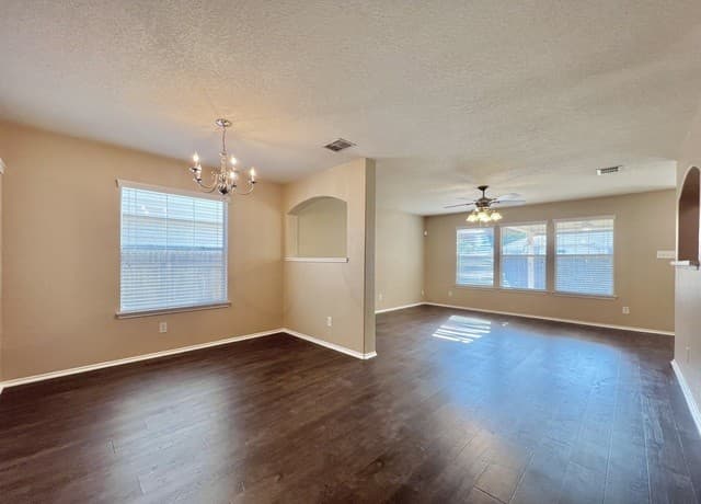 11111 Dewberry — photo 3