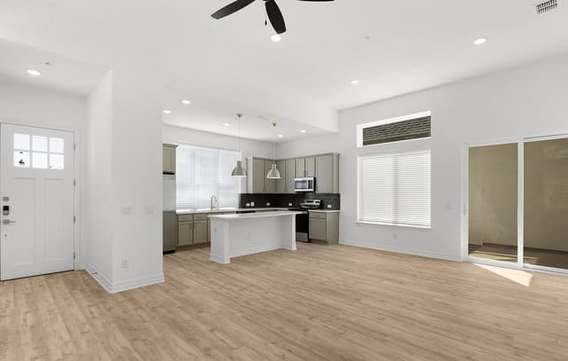 3-bedroom rental at 3523 N. Loop 1604 East Unit 2301 in San Antonio, TX — photo 4