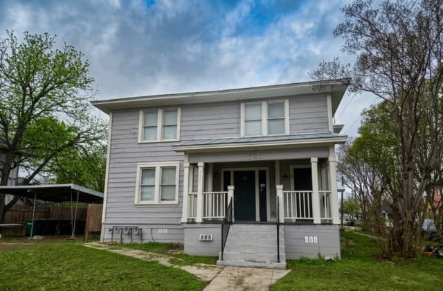 2-bedroom rental at 731 N Pine in San Antonio TX