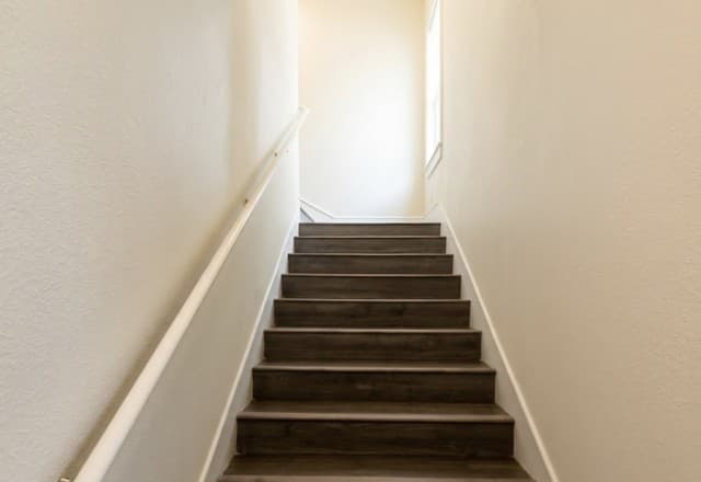 2-bedroom rental at 731 N Pine in San Antonio, TX — photo 3