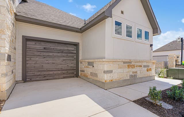 3-bedroom rental at 3523 N. Loop 1604 East Unit 704 in San Antonio, TX — photo 2