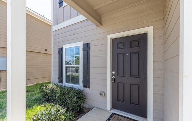 11038 Eyelet — photo 3