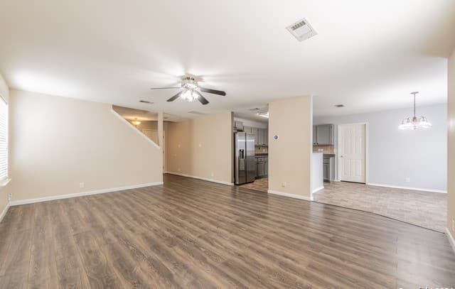 3-bedroom rental at 1302 Bobcat Pass in San Antonio, TX — photo 5