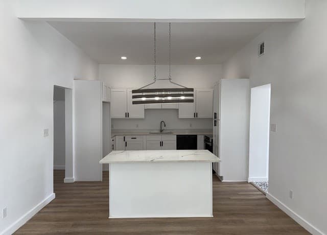 302 Topeka — photo 5