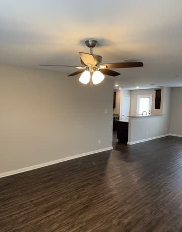 3-bedroom rental at 11803 Claudette in San Antonio, TX — photo 3