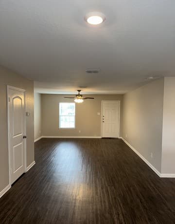 3-bedroom rental at 11803 Claudette in San Antonio, TX — photo 5