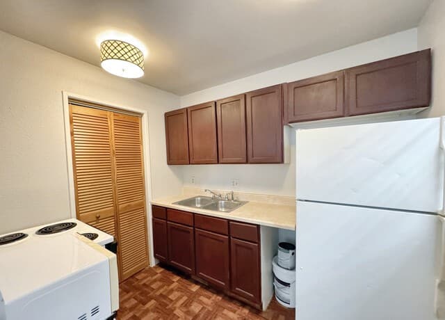 1-bedroom rental at 726 Denver Blvd Unit 3 in San Antonio, TX — photo 5