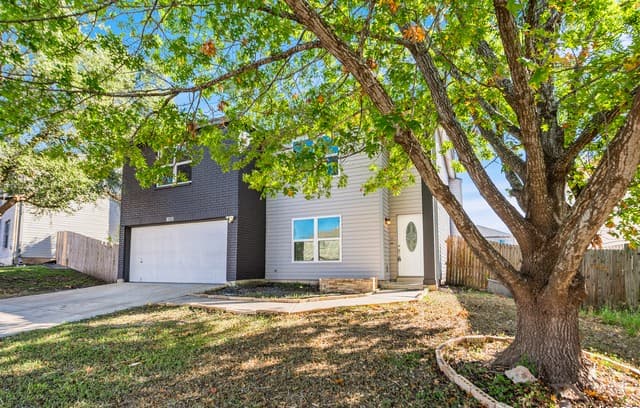 8010 Chestnut Gate — photo 3