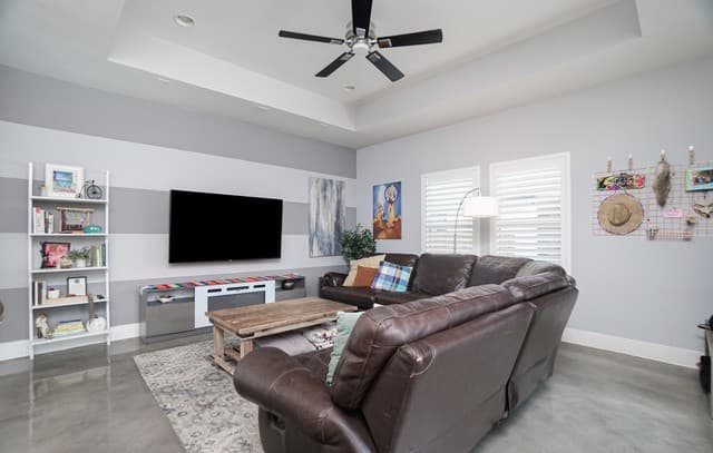 612 Leigh — photo 3