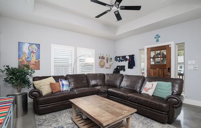 612 Leigh — photo 4