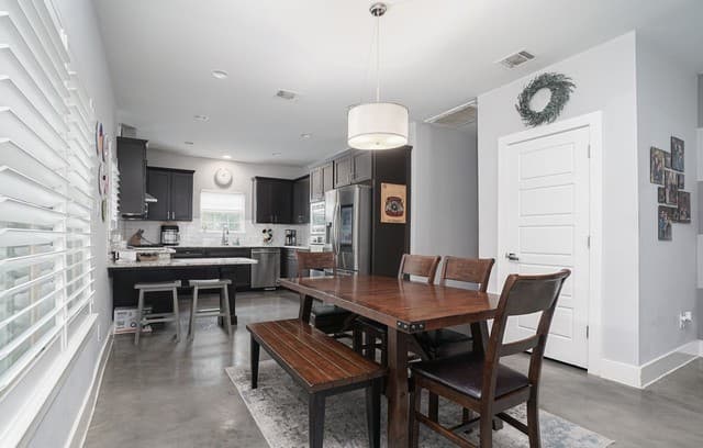 612 Leigh — photo 5