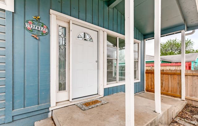 146 Caddo Unit A — photo 2