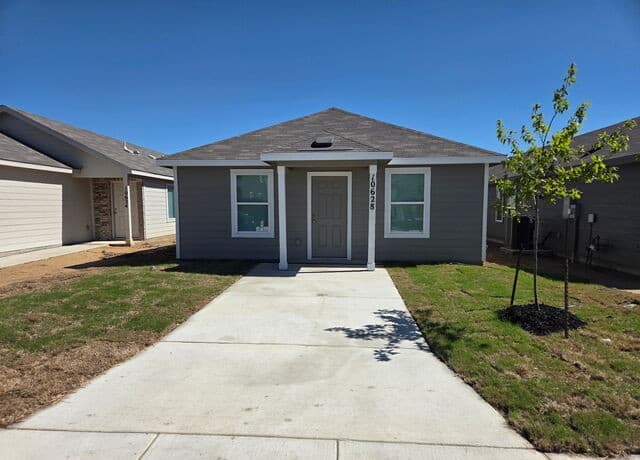 10628 Aqueduct Creek