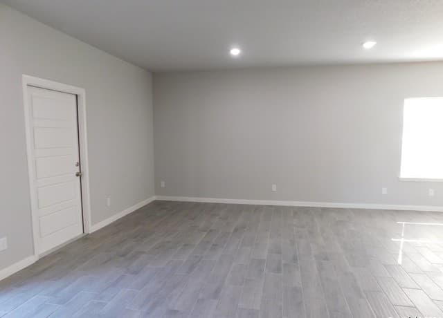 2954 Weir Ave — photo 2