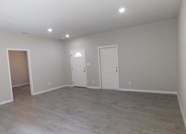 2954 Weir Ave — photo 3