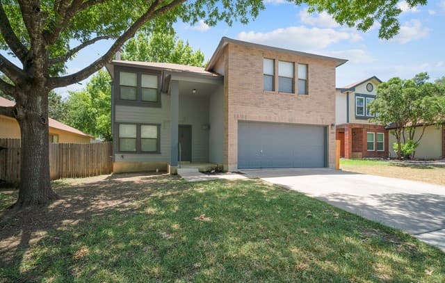 3-bedroom rental at 12811 Hunting Bear in San Antonio, TX — photo 3
